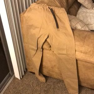Men’s khaki jogger